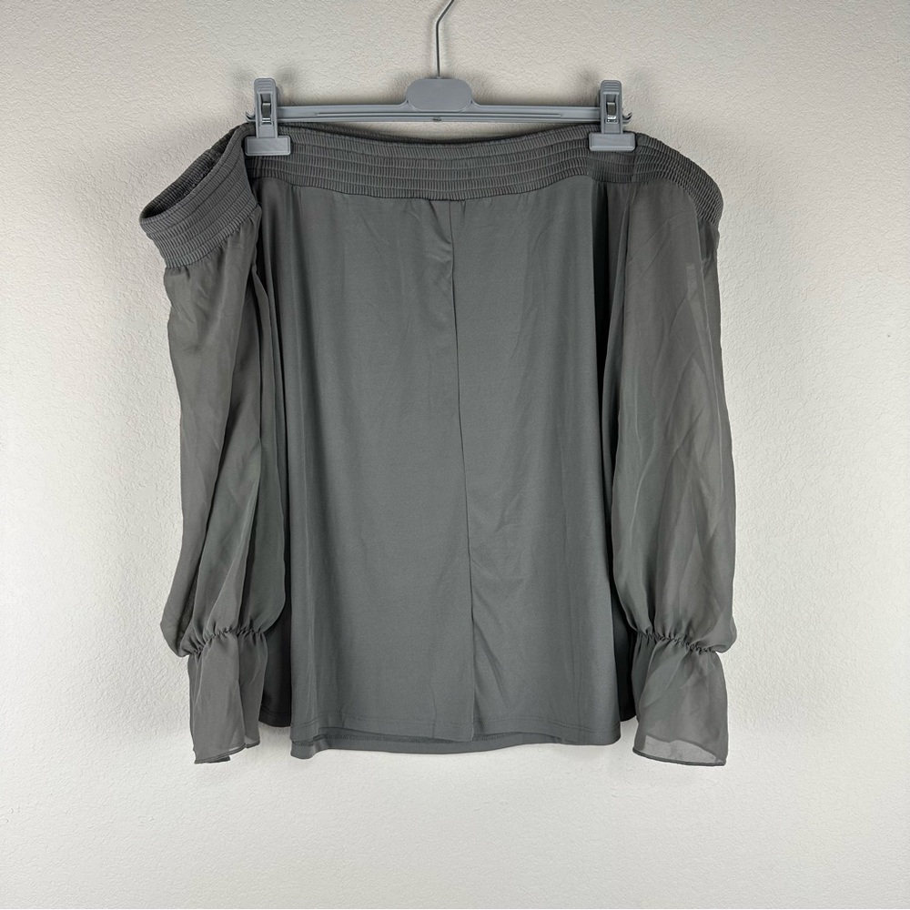 NEW Torrid Gray Studio Knit Off Shoulder Smocked Chiffon Sleeves Swing Top 3X - Picture 4 of 8